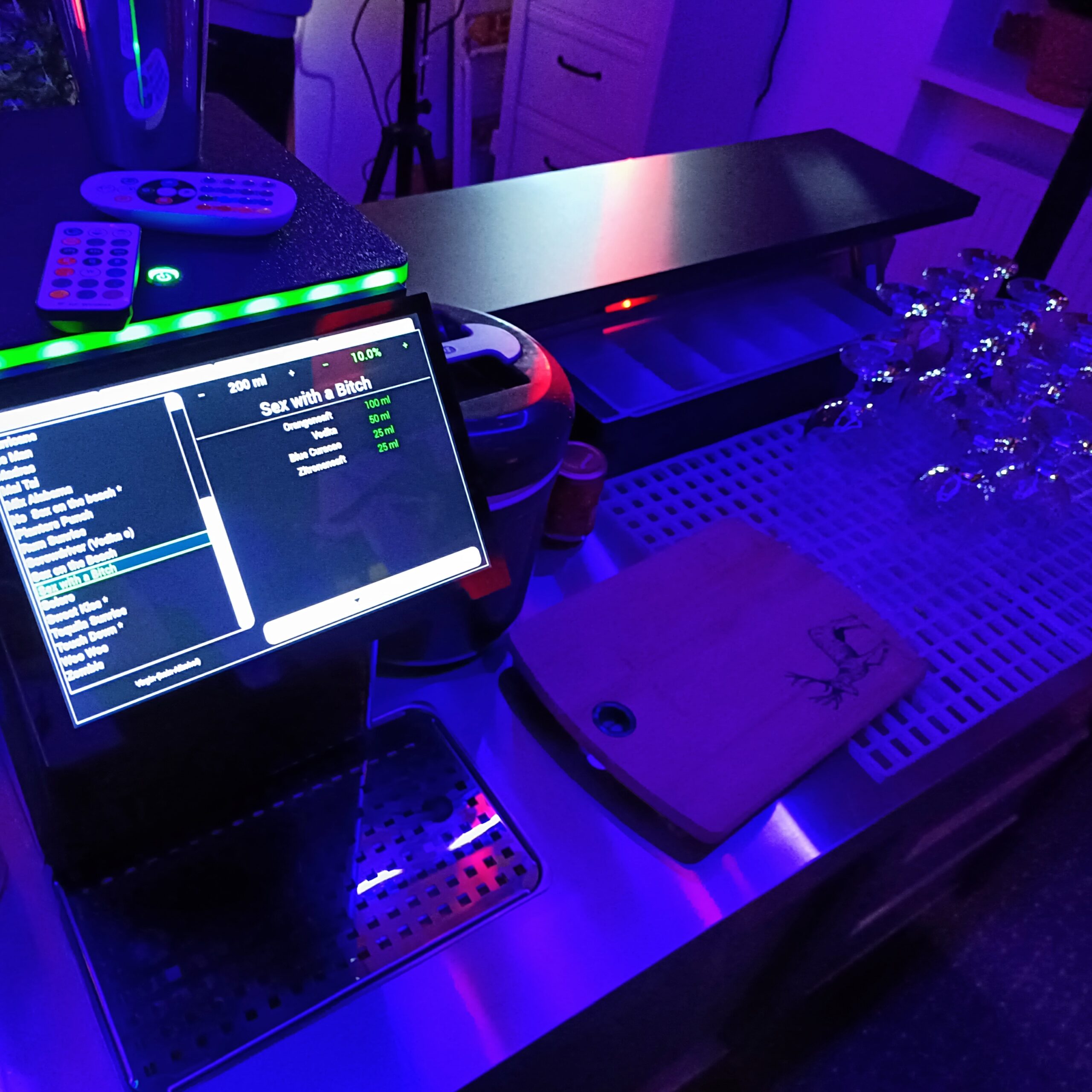 MyCo Cocktailmaschine und Bartechnik an der Party Bar bei Event